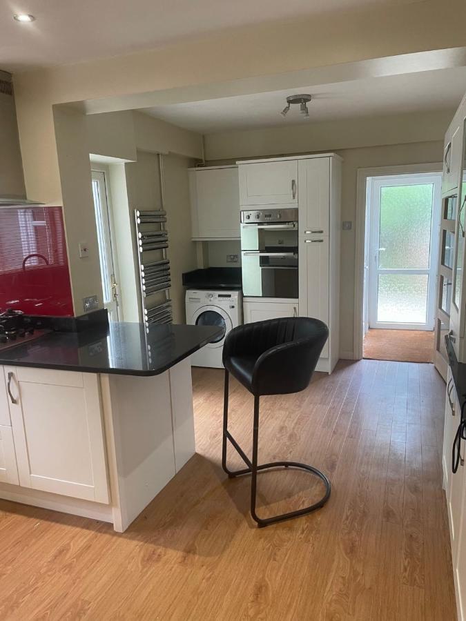 5 Bed House, 32 Tutbury Avenue, Cannon Park, Coventry, Cv4 7Bjヴィラ エクステリア 写真