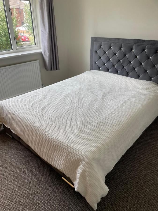 5 Bed House, 32 Tutbury Avenue, Cannon Park, Coventry, Cv4 7Bjヴィラ エクステリア 写真